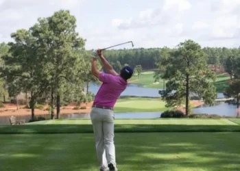 A Beginner’s Guide to Learning Golf from the Ground Up