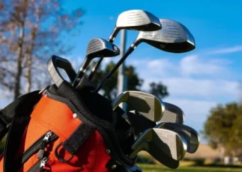 How to Choose Your First Golf Bag Like a Pro