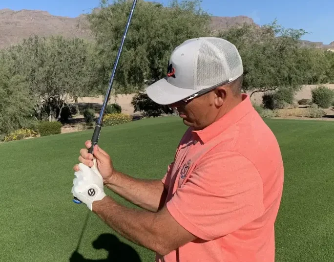 The Beginner’s Guide to Gripping a Golf Club the Right Way