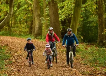 Festive Family Bike Rides: The Perfect Christmas Adventure