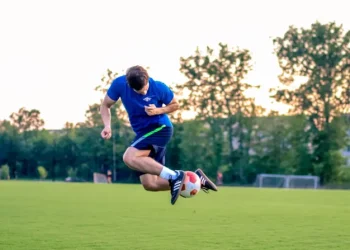 How to Improve Your Soccer Skills with Just 9.6 Minutes of Practice a Day